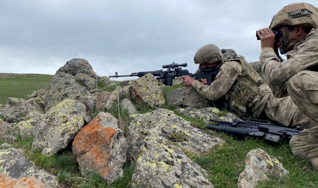 Ardahan'da teröristlere ait sığınak imha edildi