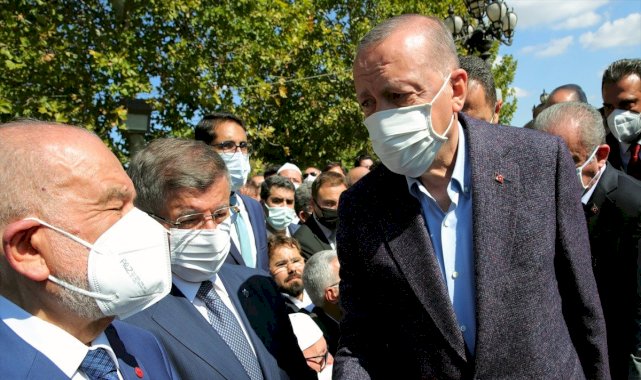 Cumhurbaşkanı Erdoğan, Ahmet Davutoğlu'nun yüzüne bakmadı