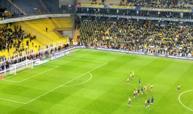 Kadıköy'de futbolcular da taraftara rest çekti! İşte Ali Koç'un "Gereksiz hareket" dediği olay