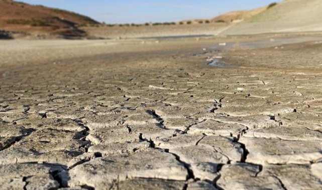 Kahramanmaraş'ın 35 yıllık göletinde binlerce metreküp su kurudu