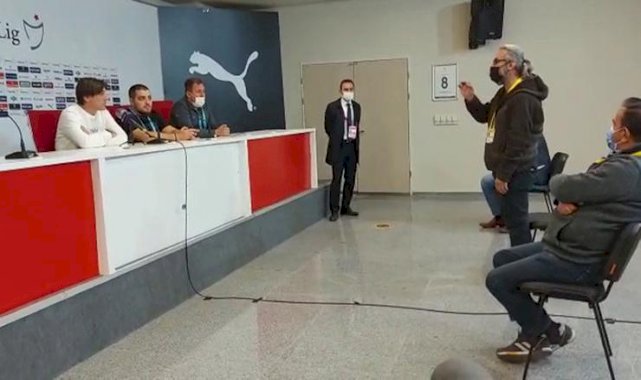 Sivas'ta basın mensuplarından Montella'ya protesto