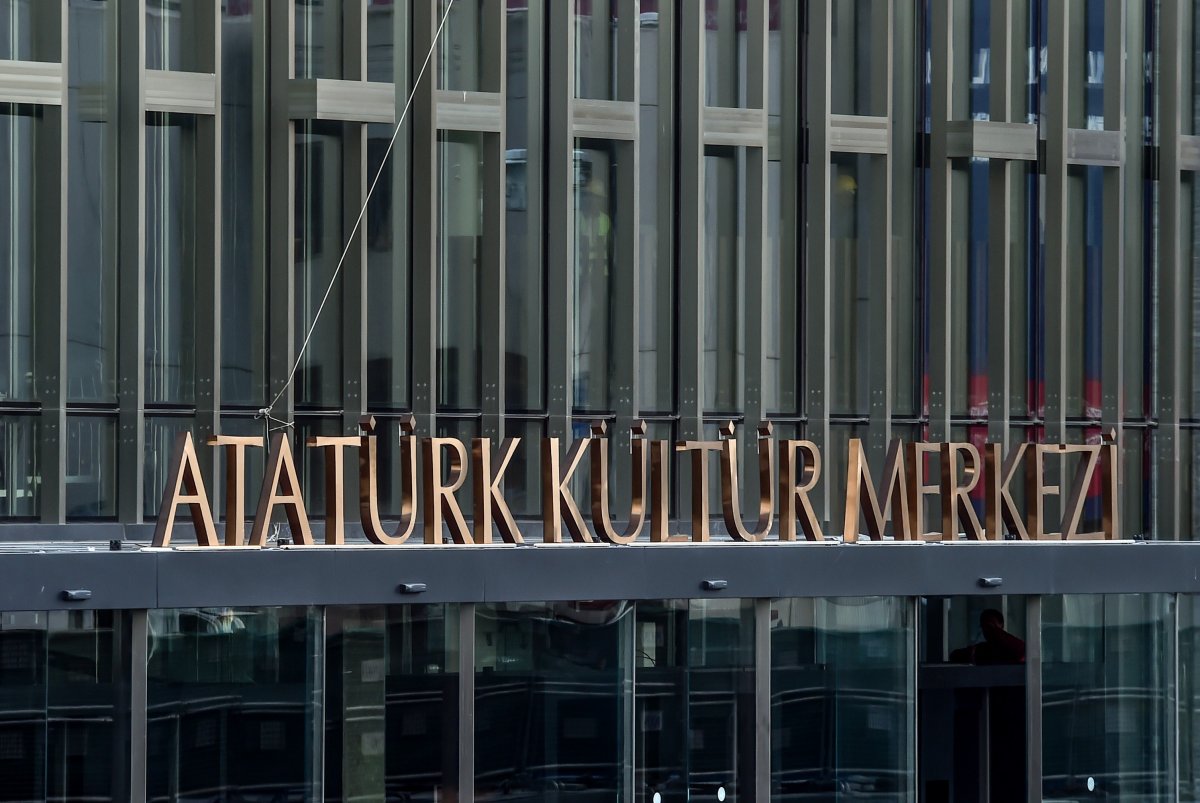 Taksim'deki AKM'nin, açılışa yakın son hali görüntülendi