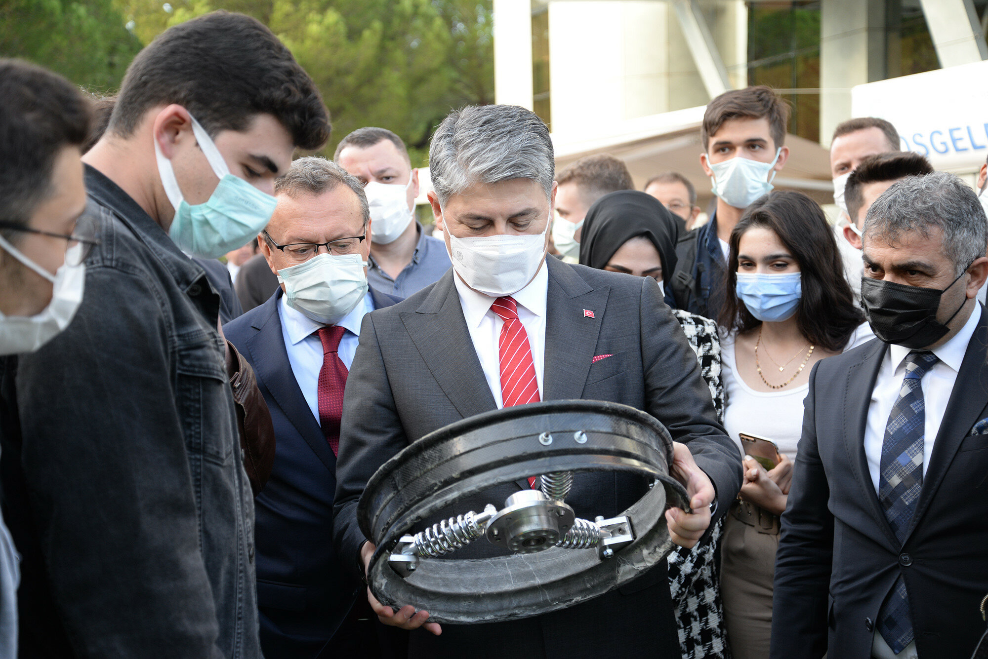 TOGG Üst Yöneticisi Karakaş'tan gençlere tavsiye: Dijital dünyada siber güvenlik alanına odaklanın