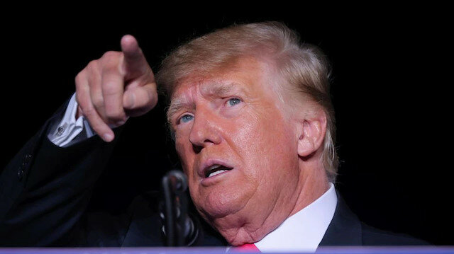 Trump kapatılan twitter hesabının peşine düştü