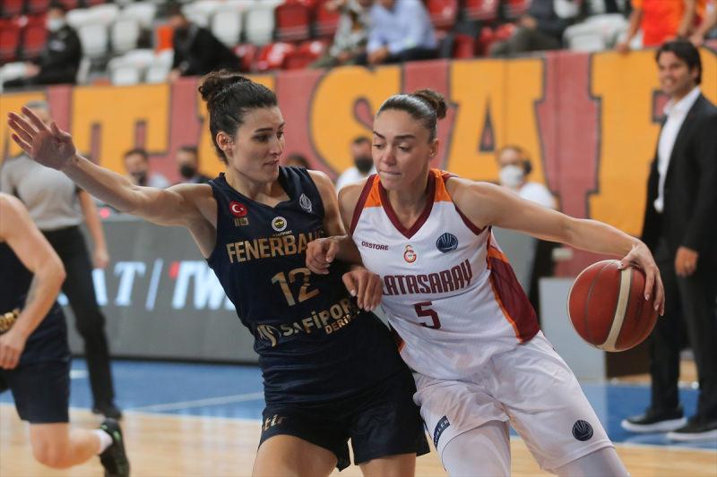 Türk derbisinde Fenerbahçe, Galatasaray'ı farklı yendi!