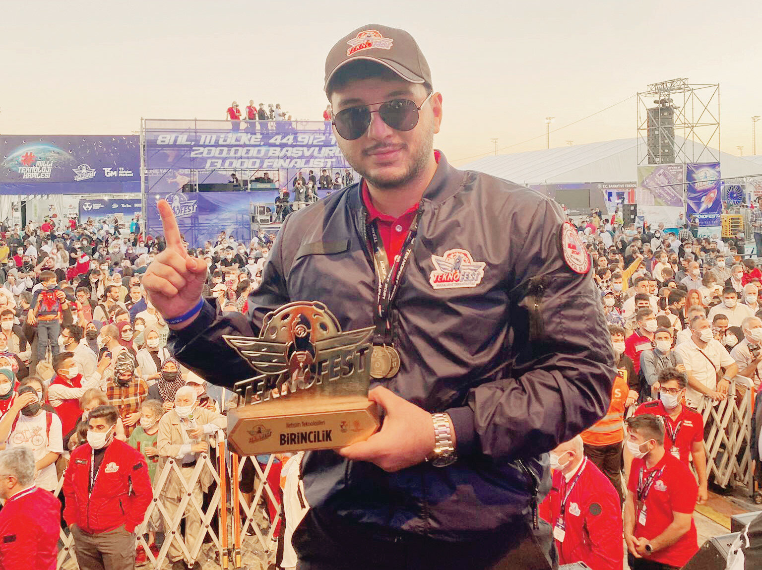 Uçmak büyüyle değil uçak üretmekle olur