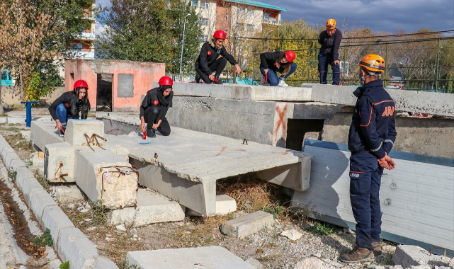 Van&#039;da kadınlardan oluşan arama kurtarma timi kuruldu