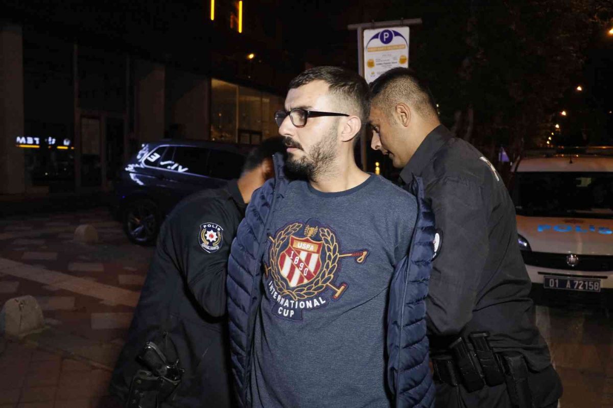 Adana'da önce polise, sonra kendisini kovalayan polis aracına çarpan sürücü yakalandı