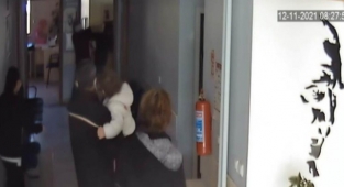 Aile Hekimi Odasında Darp Edildi!