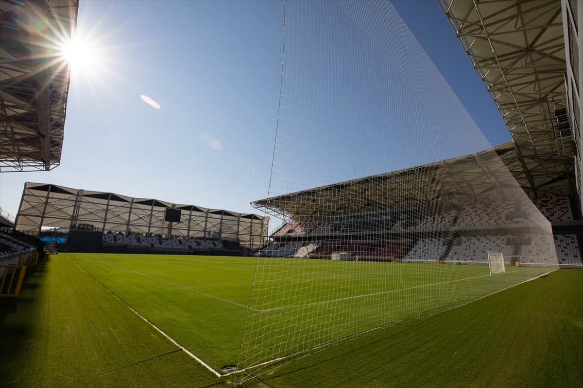 Alsancak Stadı'nda hazırlıklar tamamlandı
