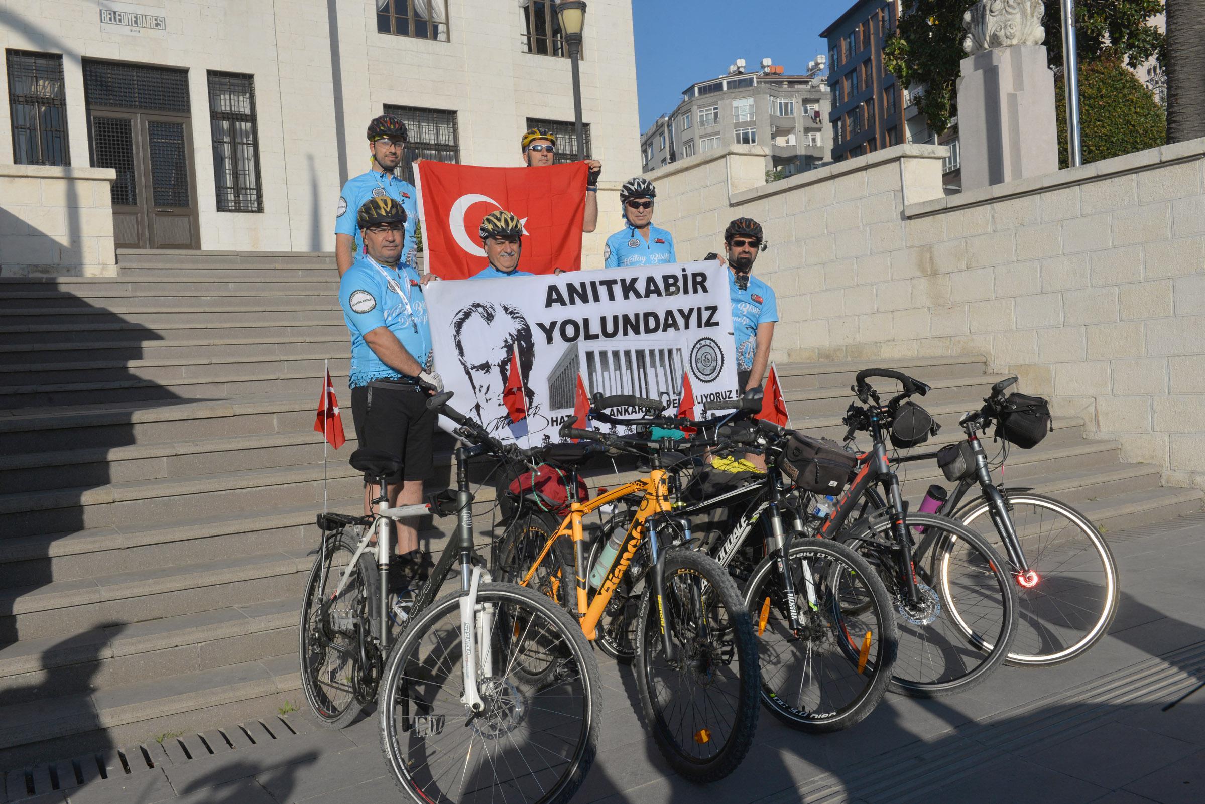 Anıtkabir'deki 10 Kasım töreni için Hatay'dan bisikletleriyle yola çıktılar