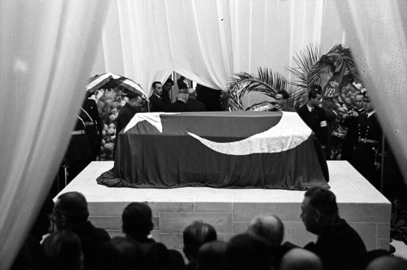 Atatürk'ün Cenazesinden Kameralara Yansıyanlar