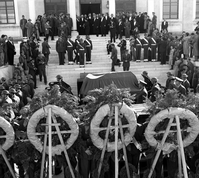 Atatürk'ün Cenazesinden Kameralara Yansıyanlar