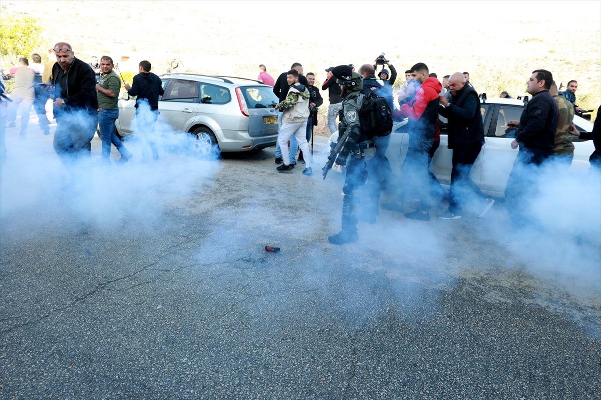 Batı Şeria’da İsrail güçleri ile Yahudi yerleşimciler, Filistinlilere saldırdı