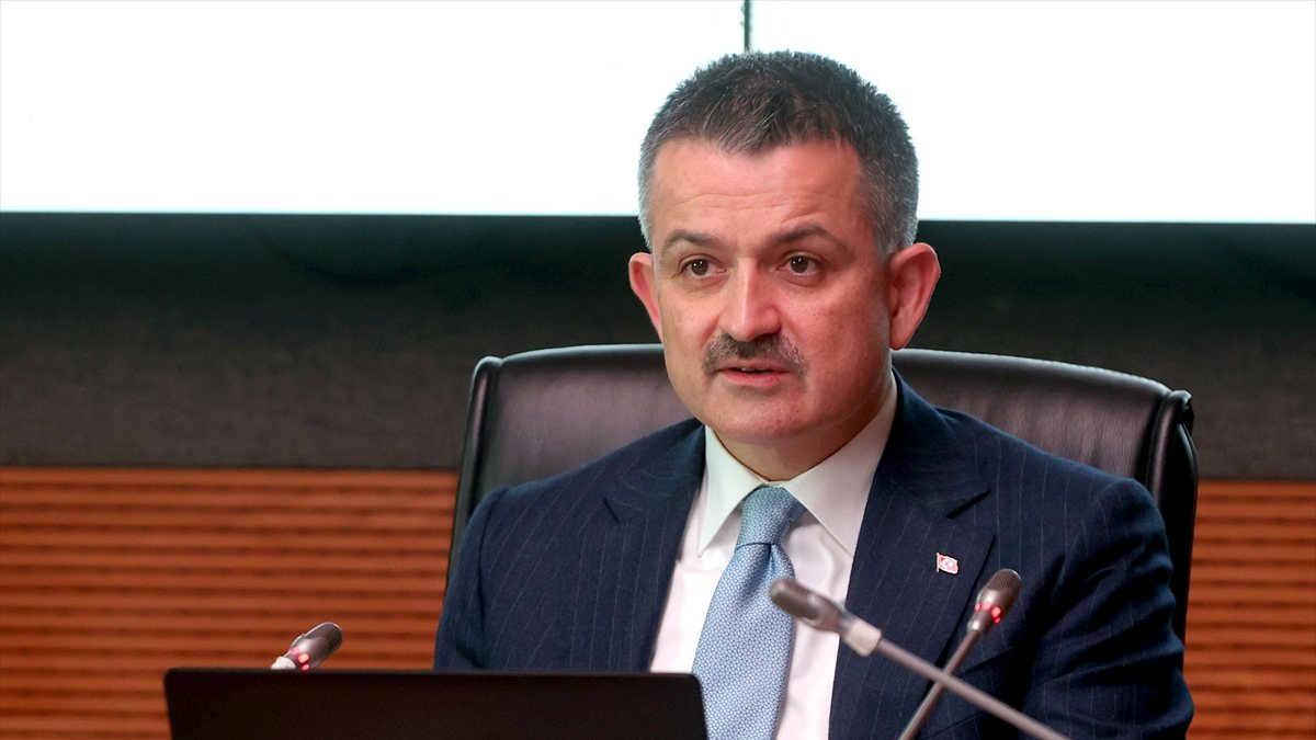 Bekir Pakdemirli: Bu sezon &#039;ben zarar ettim&#039; diyen çiftçimiz yok