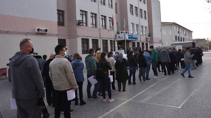 Bulgaristan&#039;daki cumhurbaşkanlığı seçimine İzmir&#039;den yoğun katılım