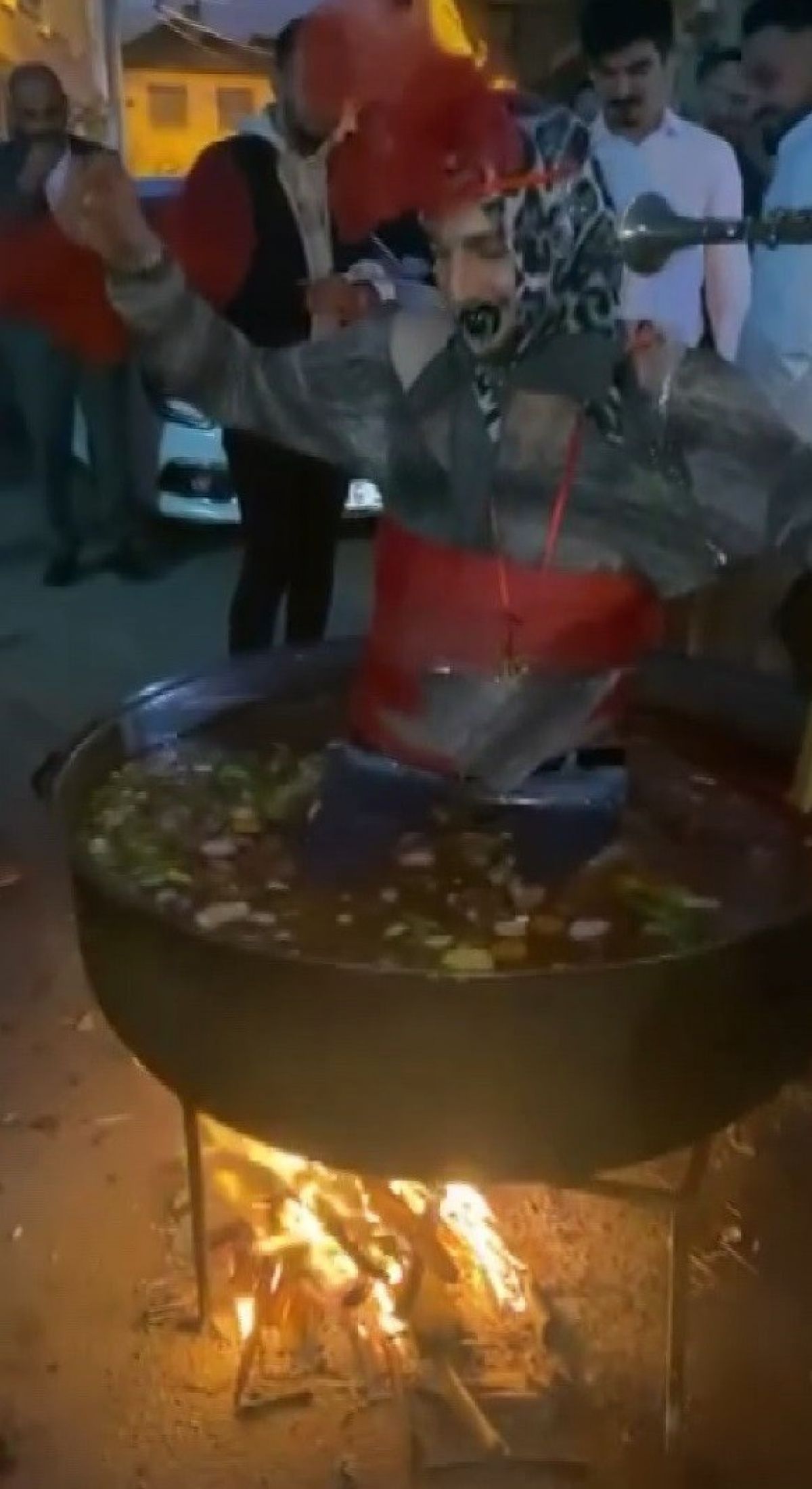 Bursa’da damatlara yapılan eziyetler kamerada