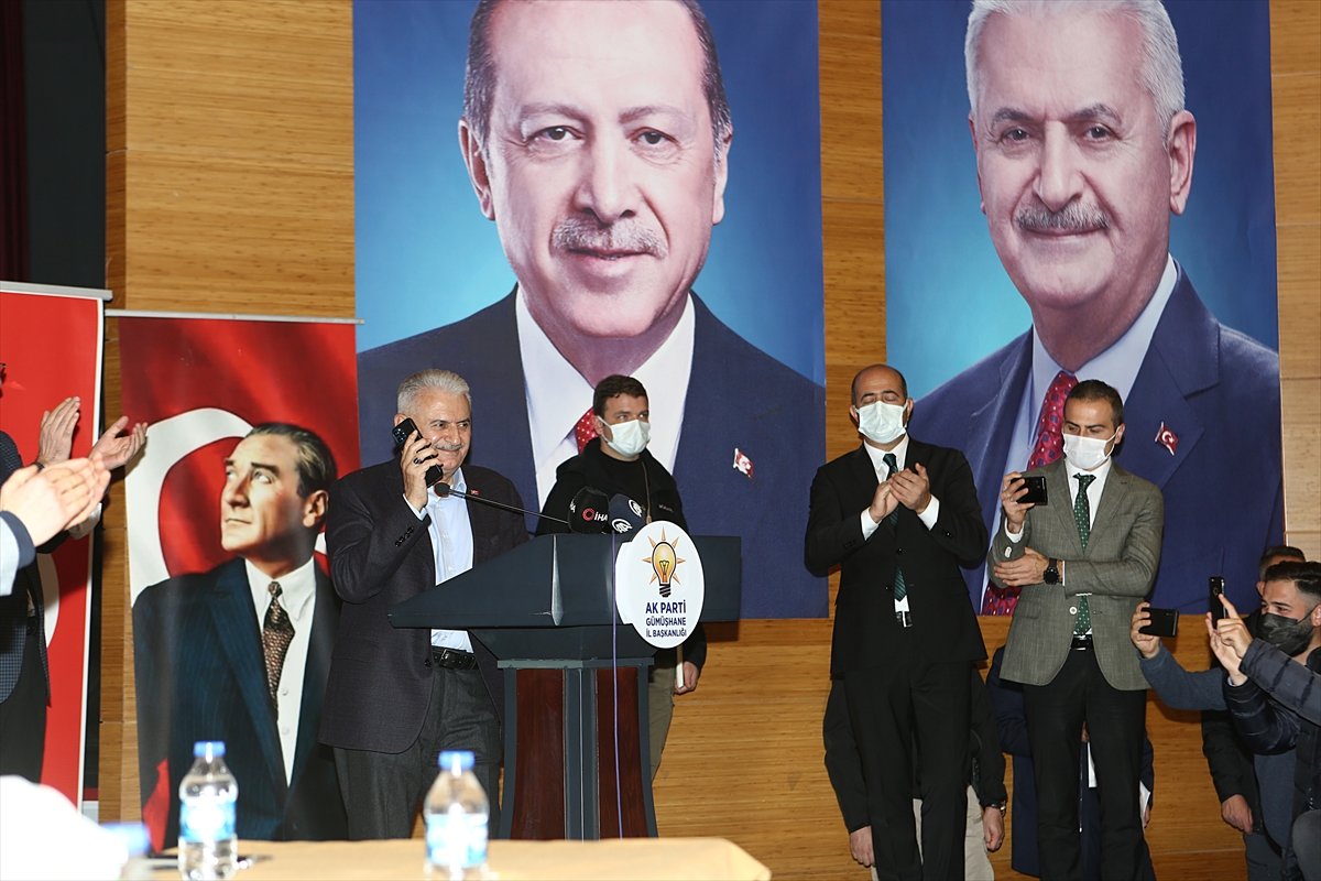 Cumhurbaşkanı Erdoğan partililere seslendi: Dimdik ayaktayız