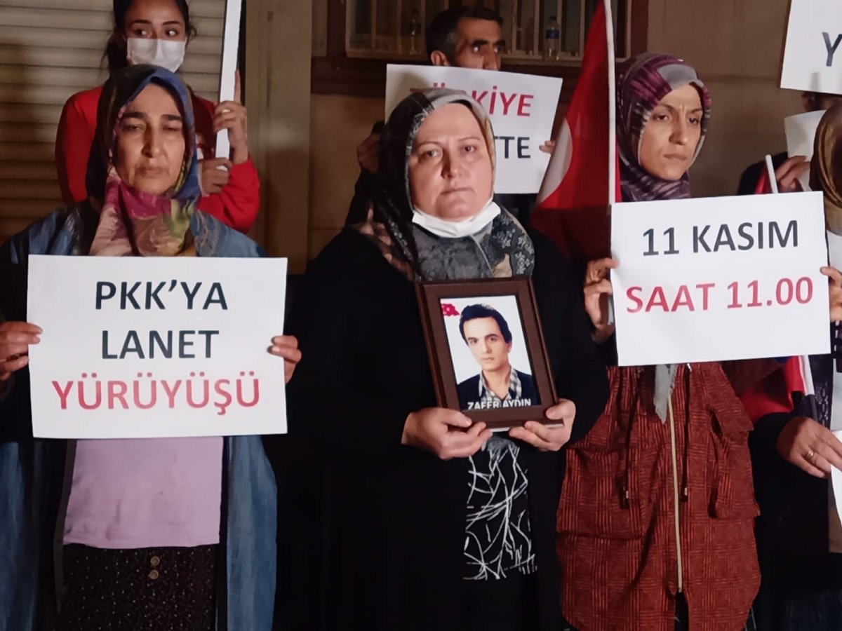 Diyarbakır annesi: HDP kızları erkeklerle, erkekleri de kızlarla kandırıyor