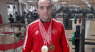 Görme engelli haltercimiz dünya şampiyonu oldu