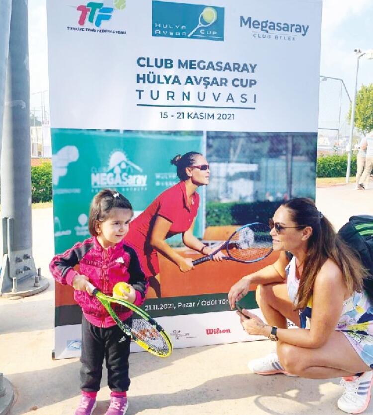 Doğuma az kaldı... Bebeğin ismi ne olacak?