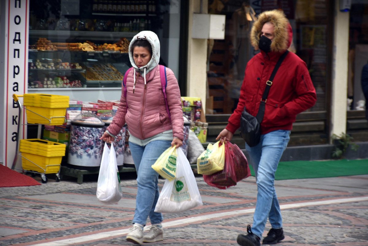 Edirne'de, Bulgar ve Yunan turistlerin alışveriş yoğunluğu kamerada