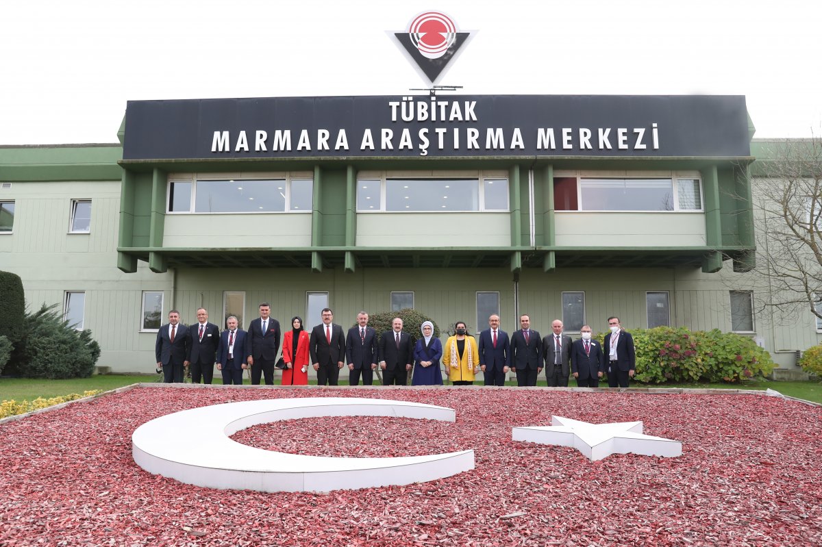 Emine Erdoğan, TÜBİTAK Marmara Araştırma Merkezi'ni ziyaret etti