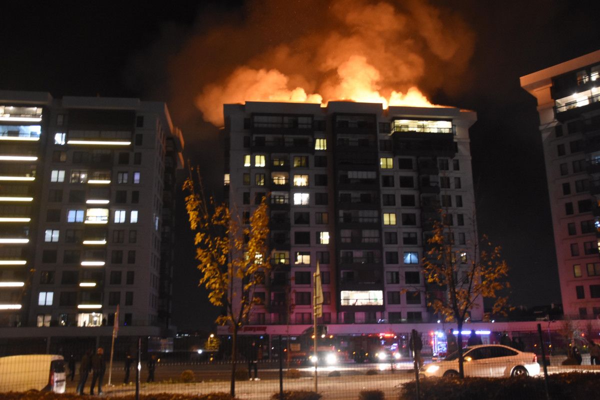 Eskişehir'de işten çıkarılan kapıcı, kaldığı binada yangın çıkardı