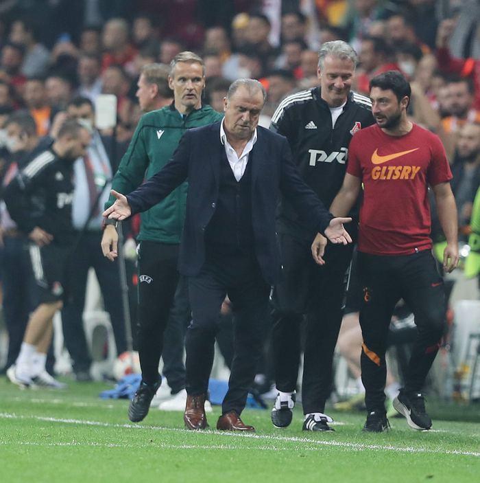 Fanatik yazarları Galatasaray'ın Lokomotiv Moskova beraberliğini yazdı!