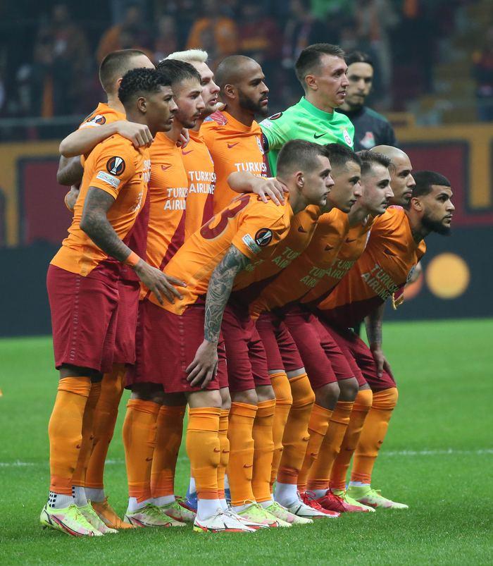 Fanatik yazarları Galatasaray'ın Lokomotiv Moskova beraberliğini yazdı!