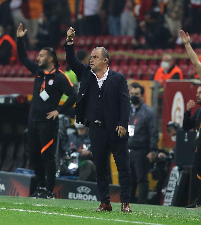 Fanatik yazarları Galatasaray'ın Lokomotiv Moskova beraberliğini yazdı!