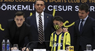 Fenerbahçe Başkanı Ali Koç'tan, Mesut Özil İle İlgili Çarpıcı Açıklamalar!