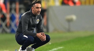 Fenerbahçe'de Eleştirilerin Hedefindeki Teknik Adam Pereira'nın Koltuğu Sallanıyor!