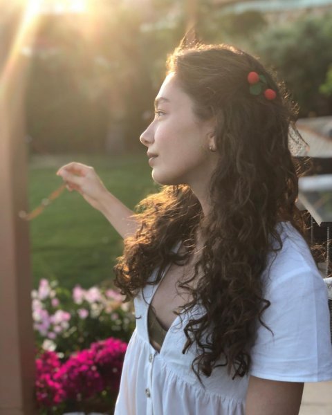 Fransızların konuştuğu Neslihan Atagül'ün en beğenilen kareleri