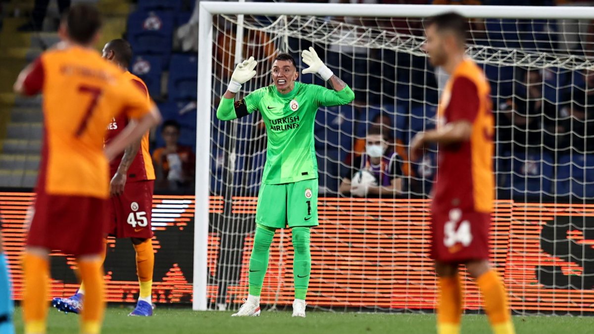 Galatasaray'da Muslera'ya terapi