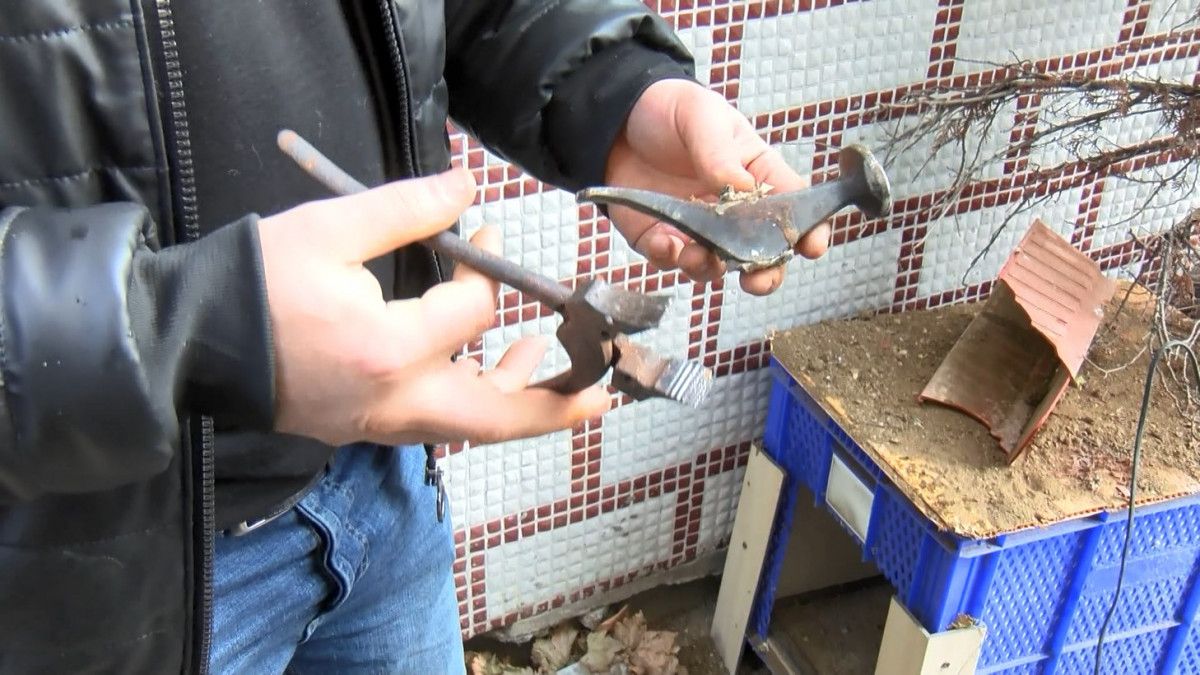 Gaziosmanpaşa'daki şahıs mahallesine korku yaşatıyor