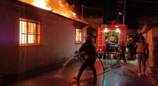Gece yarısı alevlere teslim olan evde 1 kişi hayatını kaybetti!