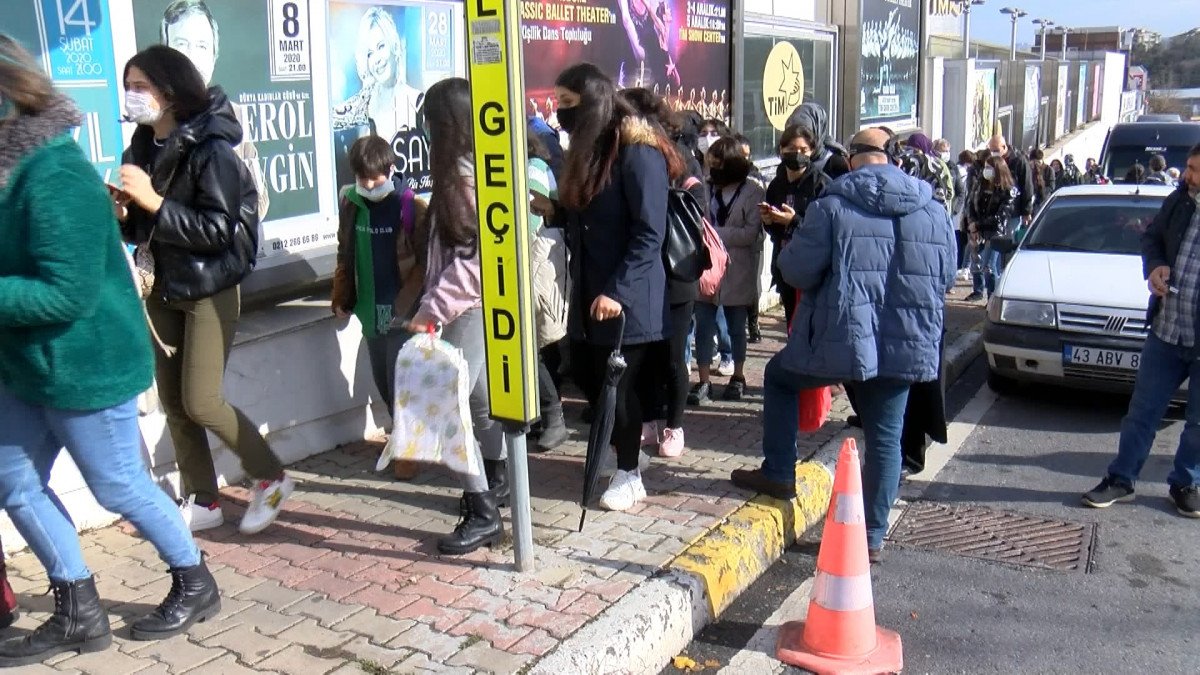 Güney Koreli müzik grubu A.C.E., İstanbul’da konser verdi