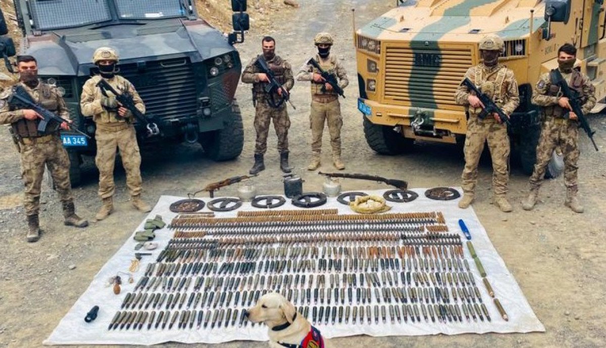 Hakkari’de, teröristlere ait mühimmat ele geçirildi