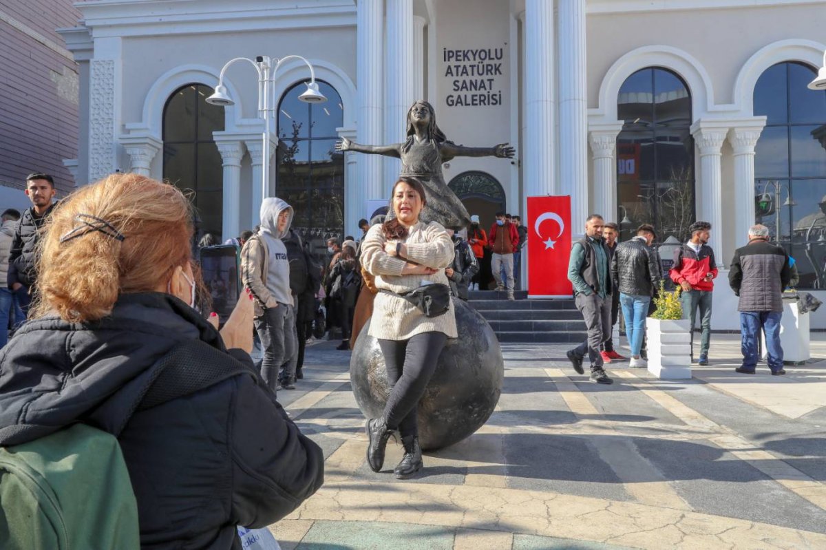 İpekyolu Belediye'sinin heykel yapım sanatı etkinliği