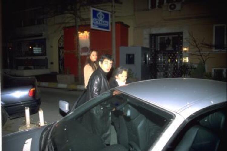 İşleri bırakıp memleketine gitti, annesiyle hasret giderdi... Onu tanıdınız mı?