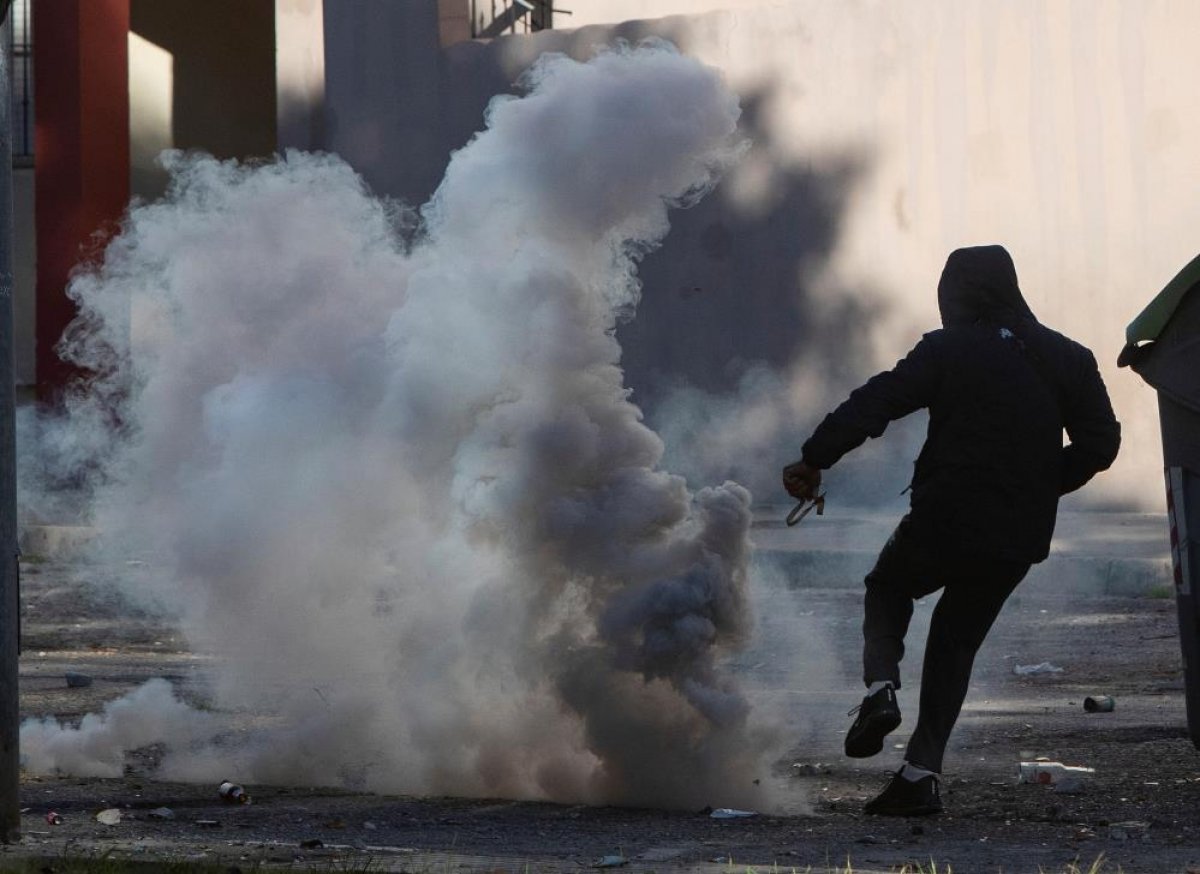 İspanya’daki metal işçilerinin zam protestosuna polis müdahalesi