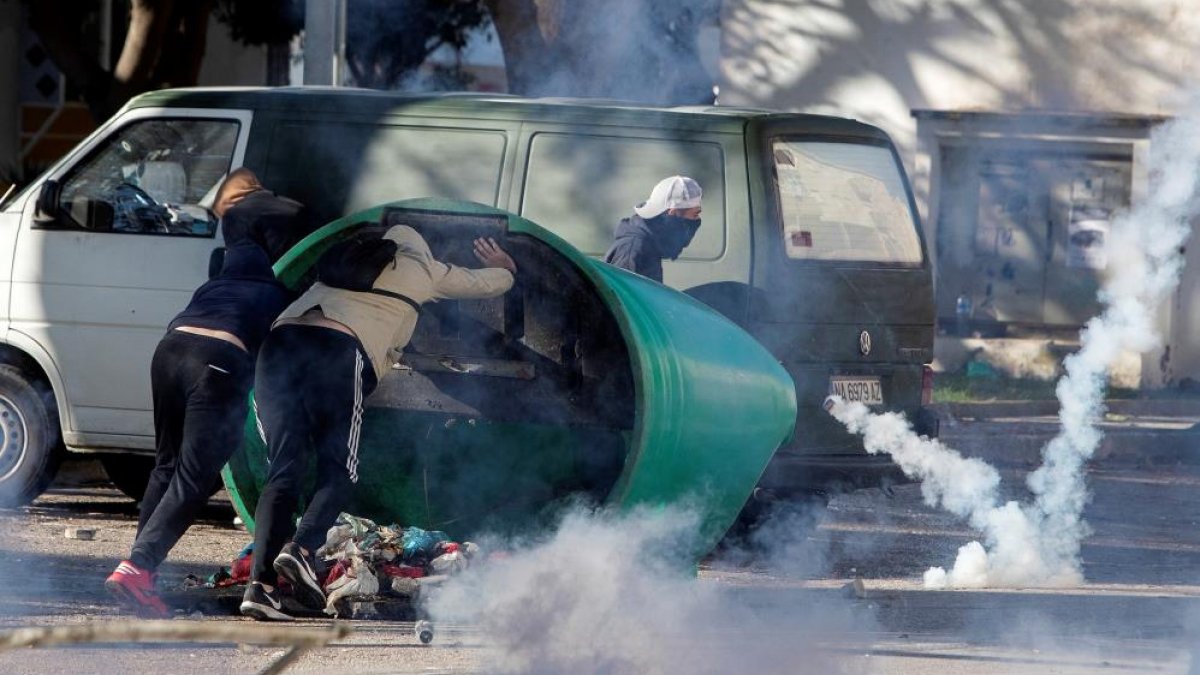 İspanya’daki metal işçilerinin zam protestosuna polis müdahalesi