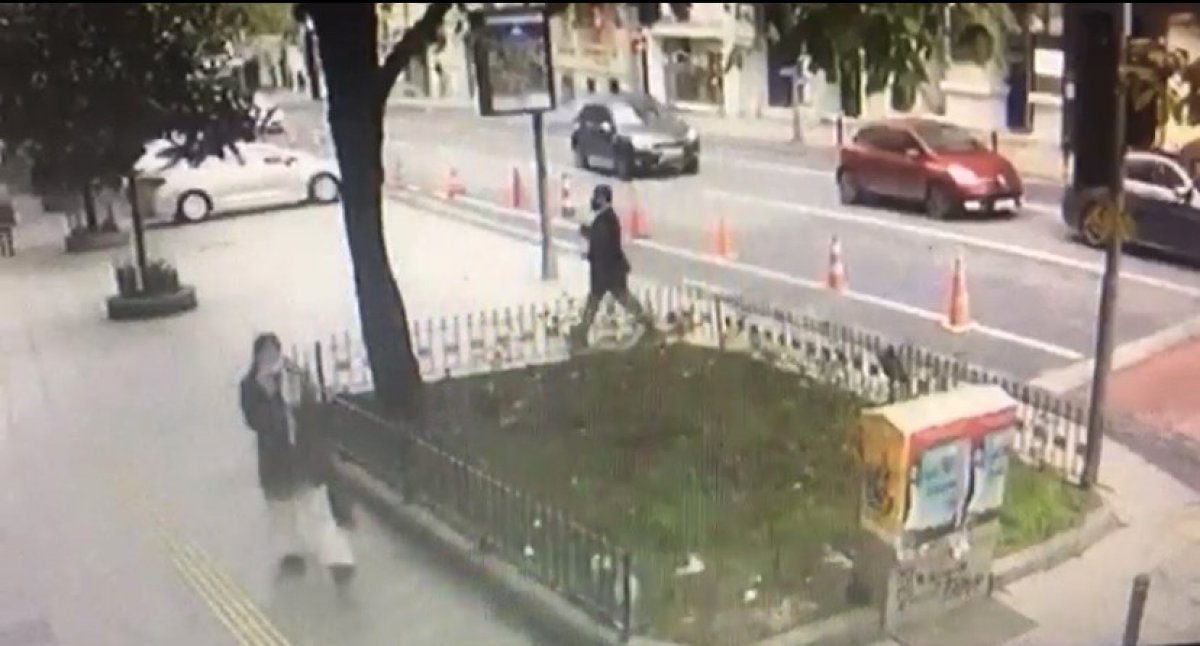 İstinye'de lüks mağazadan 972 bin 625 lira değerindeki saati çaldı