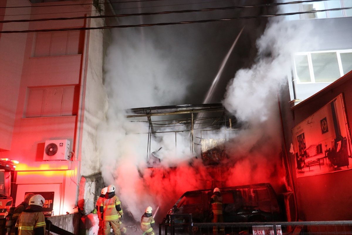 İzmir'de amcasının iş yerini kundaklayan şüpheli tutuklandı