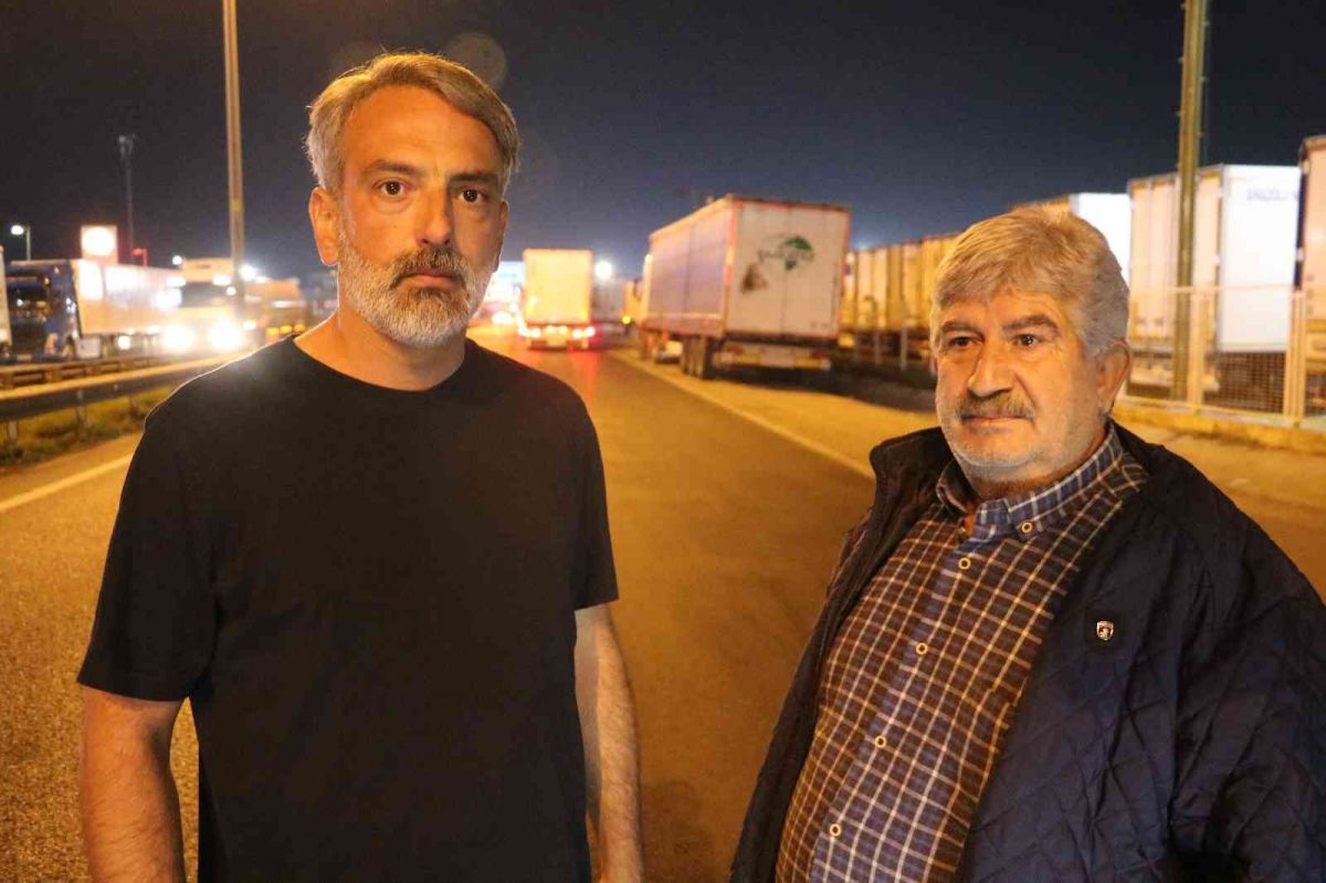 Kapıkule’de 11 kilometrelik tır kuyruğunda 3 gündür bekliyorlar