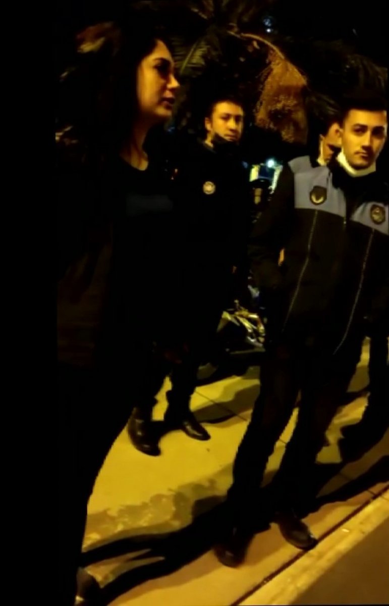 Kartal'da taksi şoförü ile yolcunun ücret kavgası kamerada