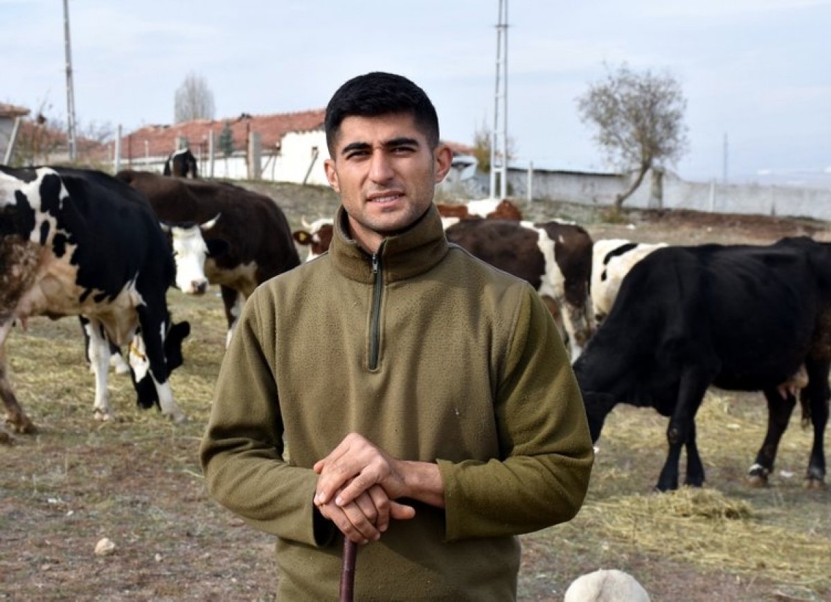 Kırıkkaleli Abdülkadir İleri hem hakemlik hem de hayvancılık yapıyor