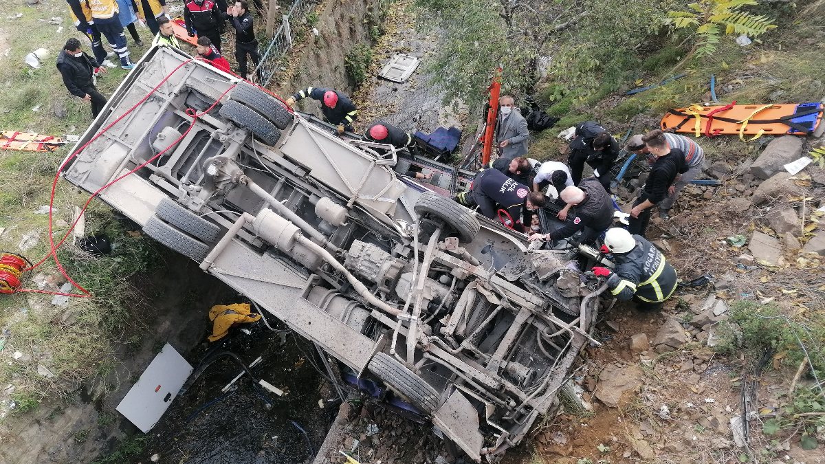 Servis Minibüsünün Karıştığı Kazada Can Kaybı 3'e Yükseldi!