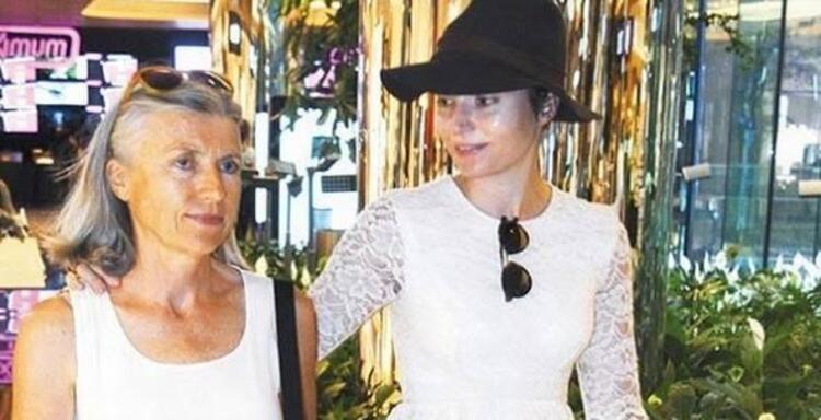 Küçük kız büyüdü, ünlü oldu: Beni bırakın, anneme bakın!